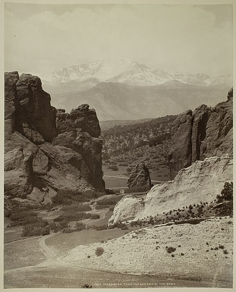 File:Pike's Peak From the Garden of the Gods.jpg