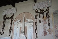 The chains of the port of Pisa, removed by the Genoese after the battle of Meloria and returned as a sign of Italian brotherhood in two different moments of the Risorgimento: in 1848 and in 1860 Pisa - Camposanto monumentale, catene del porto.JPG