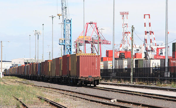 The Port of Melbourne is at the centre of the Melbourne freight network, and is the destination for many services operating through the metropolitan a
