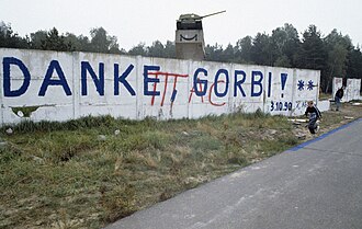 Berlin Wall, "Thank you, Gorbi!", October 1990 RIAN archive 428452 Germany becomes one country.jpg