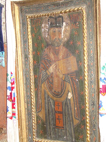 File:RO MM Dobricu Lapusului wooden church interior 27.jpg
