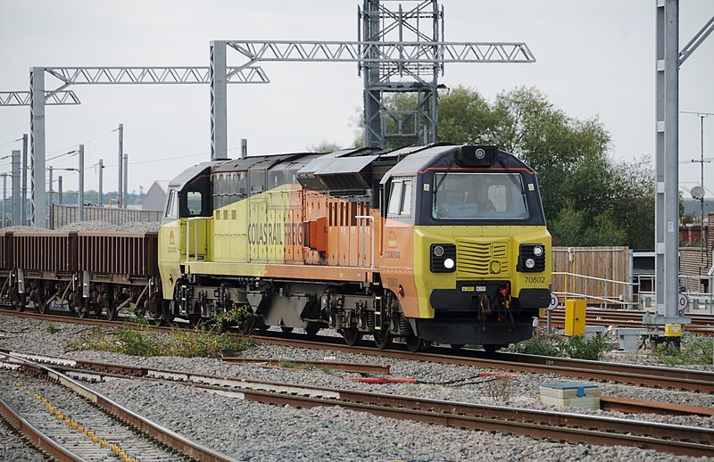 File:Reading railway station MMB 80 70802.jpg