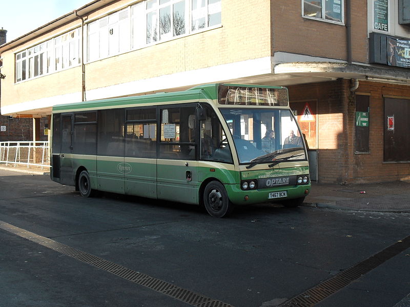 File:Renown Coaches bus T467 BCN.jpg