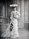Redfern 1905 tarafından öğleden sonra elbisesi cropped.jpg