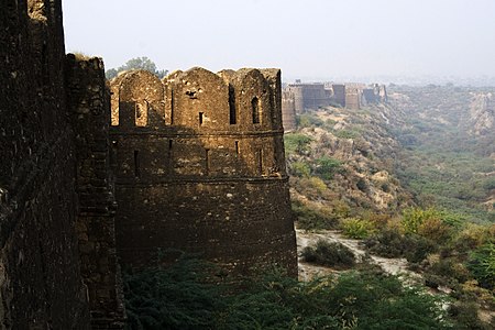 Tập_tin:Rohtas_Fort_Boundary_Wall.jpg