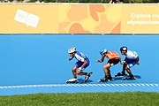 Deutsch: Badminton bei den Olympischen Jugendspielen 2018; Tag 2, 8. Oktober 2018; Halbfinale Jungen Lauf 1 English: Roller speed skating at the 2018 Summer Youth Olympics; day 2, 8 October 2018 – Boys Semifinals run 1