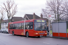 Metroline Wright Pathfinder bodied Dennis Lance SLF on route 186 Rte186-LowFloorBus-L39WLH (24055224718).png