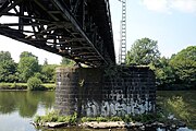 Brückenpfeiler der heute eingleisigen Strombrücke