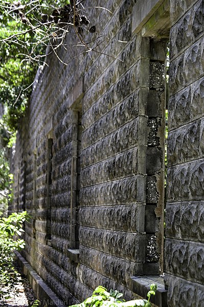 File:Ruins of officer quaretrs, properties of abandoned Fort Dade.jpg