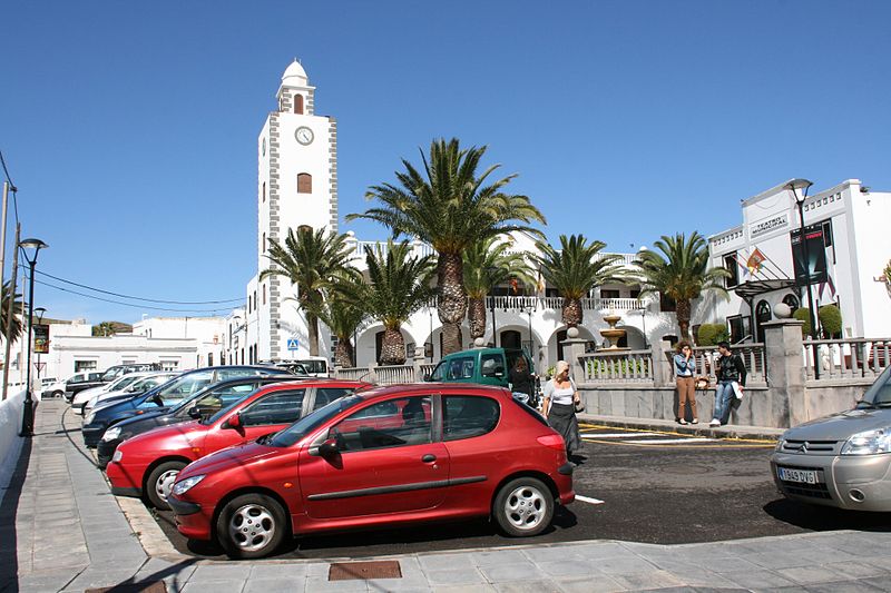 File:San Bartolomé - Plaza León y Castillo 11 ies.jpg