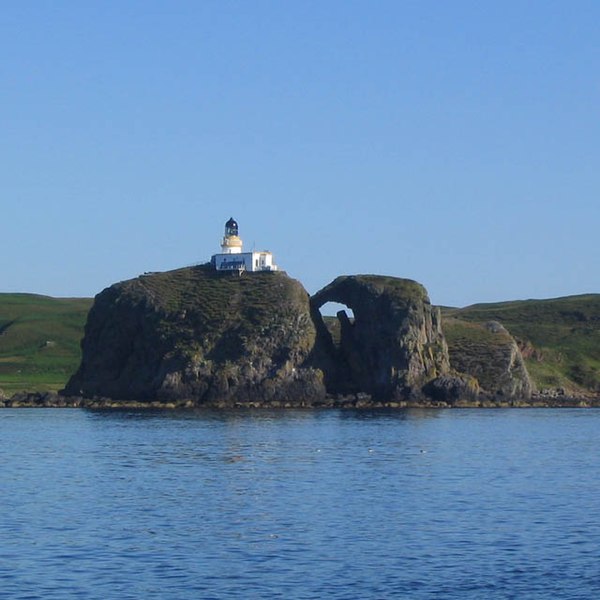 File:Sanda Island Lighthouse - geograph.org.uk - 56803.jpg