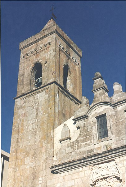 File:Santi Ambrogio e Ignazio, chiesa a Laconi, Italia.jpg