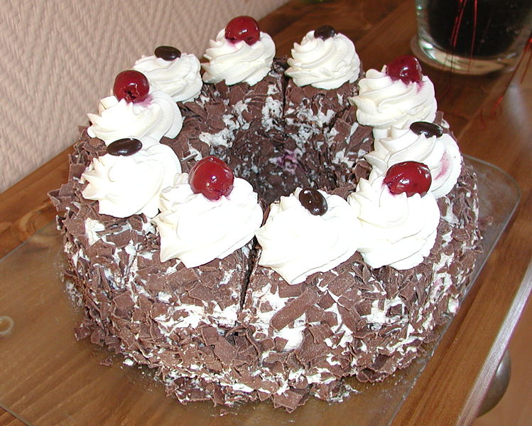 File:Schwarzwalder Kirschtorte.jpg