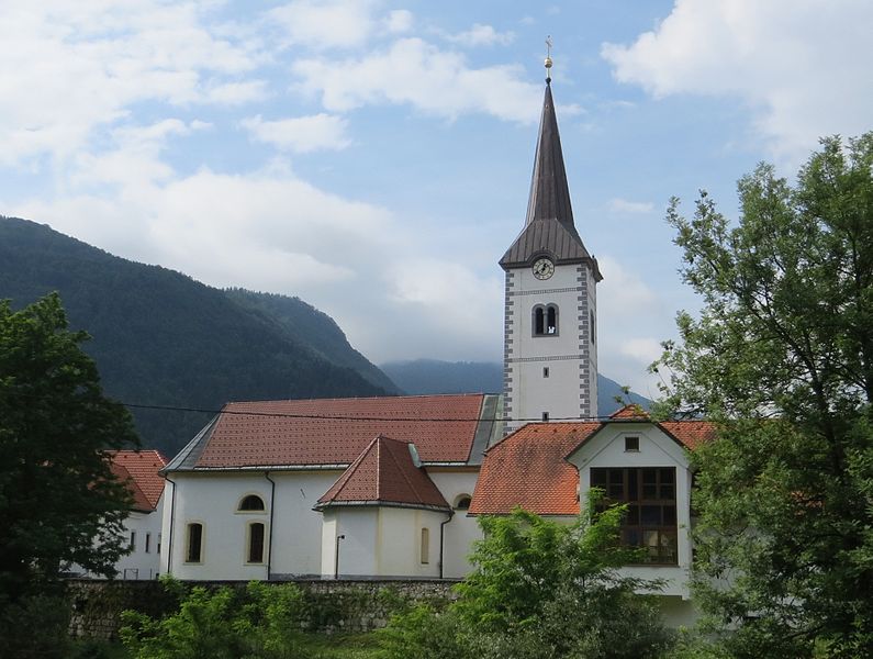 File:Smartno ob Dreti Slovenia - church.jpg