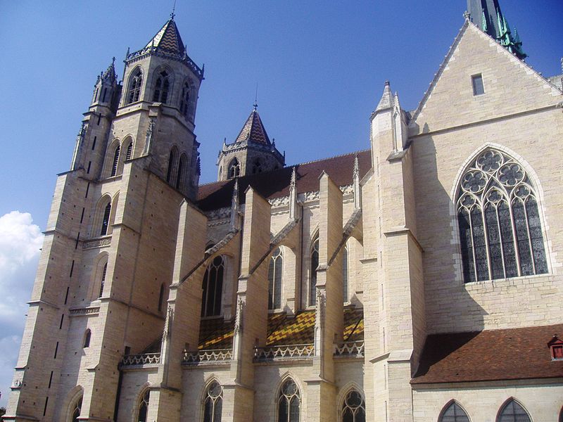 File:St. Benigne Südfassade.JPG