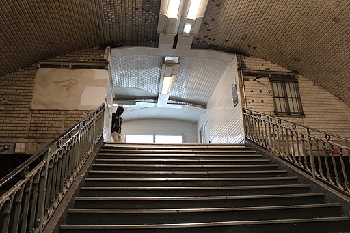 Station Mtro Porte Lilas ligne 11 Paris 4