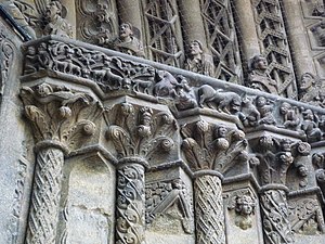 Puerta gigante del románico tardío de la catedral de San Esteban de Viena ((siglo XIII)
