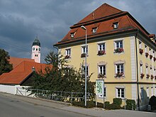 Rathaus und Kirche