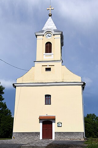 <span class="mw-page-title-main">Szarvasgede</span> Village in Nógrád, Hungary