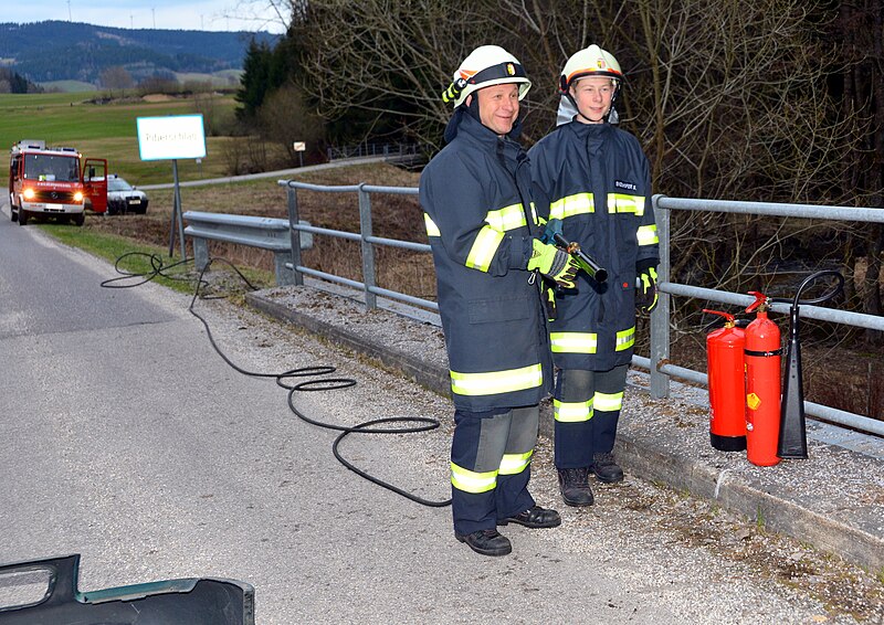 File:THL Pflichtbereichsübung in Piberschlag 10.04.2018 (41391416051).jpg