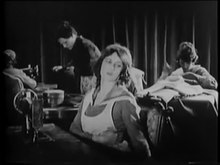 Dosya:Evde Kalan Kız (1919).webm