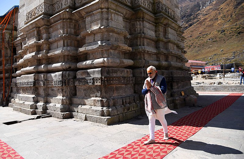 File:The Prime Minister, Shri Narendra Modi offering prayers at Kedarnath Temple, in Uttarakhand on October 20, 2017 (2).jpg