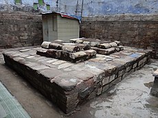 Tomb of Razia Sultan.JPG