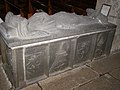 Le gisant de Jean de Kérouzéré dans l'église Saint-Pierre de Sibiril