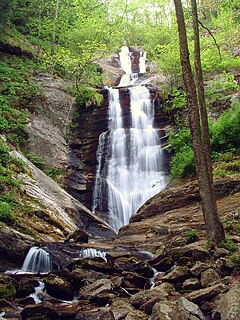 Toms Creek Falls waterfall