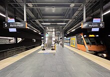 Platforms 5 and 6 Town Hall railway station, Sydney, 2022.jpg
