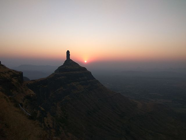 Sunrise above Tungi Peak