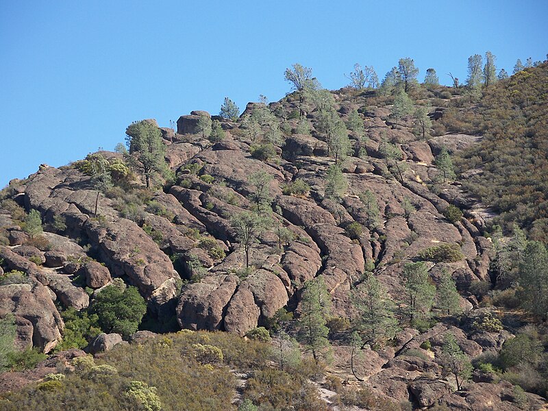 File:USA-Pinnacles National Monument-Rim Trail-7.jpg