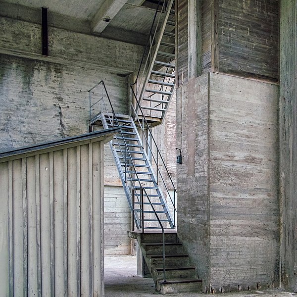 File:Under the tower in the factory area on Furilden 4 - cropped.jpg
