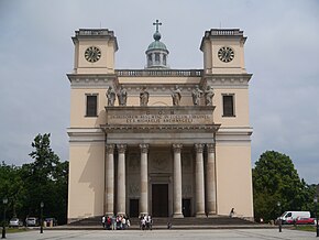 Vác Dom Mariä Himmelfahrt Fassade 3.JPG