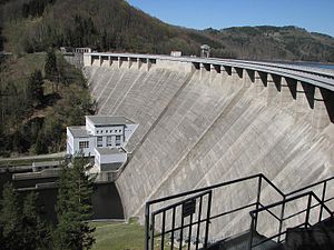 Dam wall