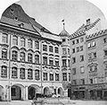 Fischbrunnen und Ständehaus am Marienplatz