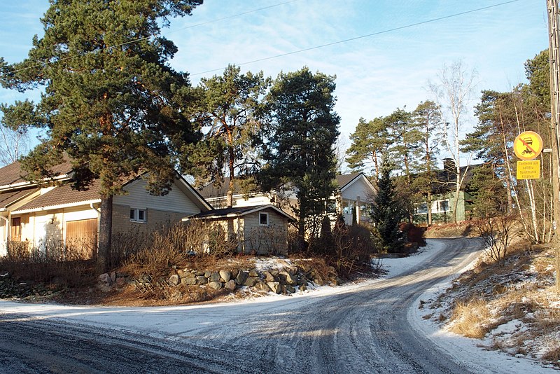 File:Villamäenkuja Pitkämäki Turku.jpg