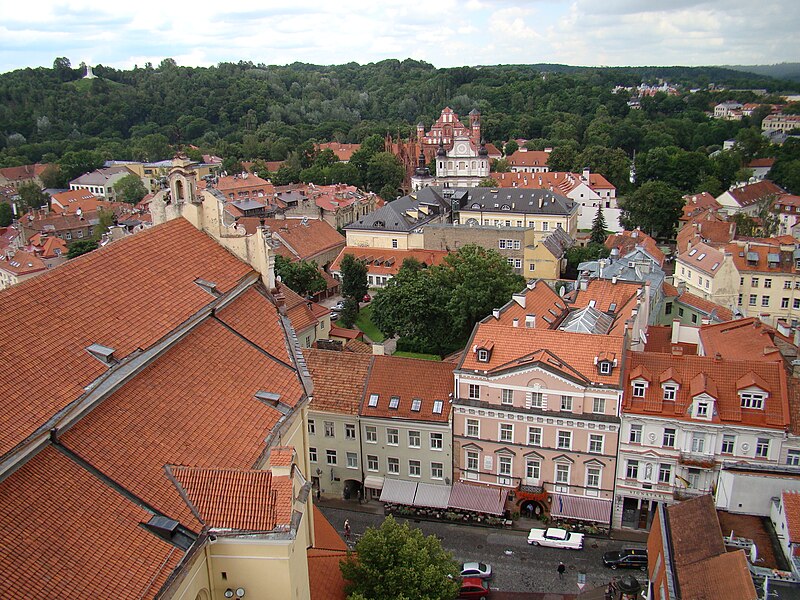 File:Vilnius old town 2.JPG