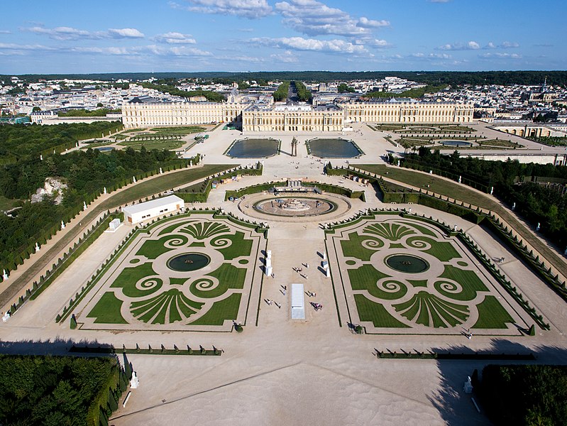 File:Vue aérienne du domaine de Versailles par ToucanWings - Creative Commons By Sa 3.0 - 100.jpg