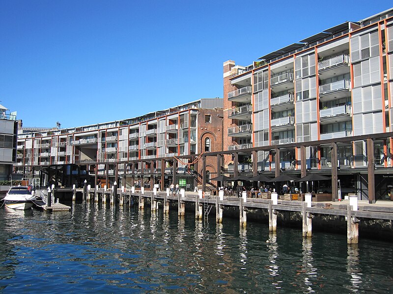 File:Walsh Bay apartments 1.JPG