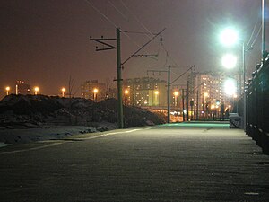 Yakhtennaya železniční nástupiště. JPG