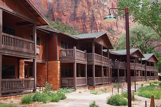 File:Zion_Lodge,_Building_B.JPG