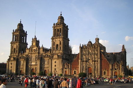 Metropolitanska stolnica Ciudad de Mexico, zgrajena med 1571 in 1813, različni arhitekti
