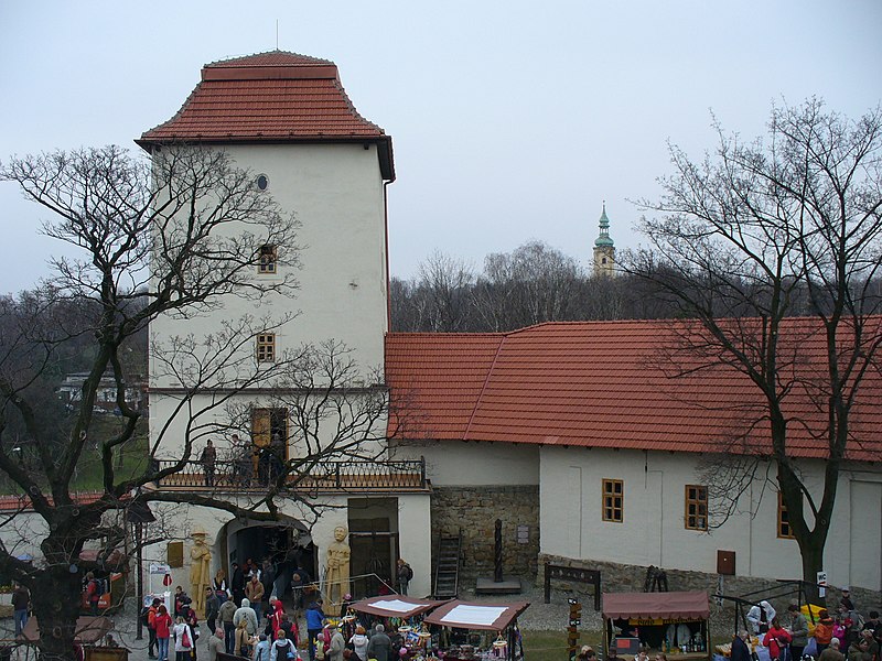 File:Śląskoostrawski zamek.JPG