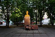 Пам'ятник Герою Радянського Союзу Михайлову.jpg