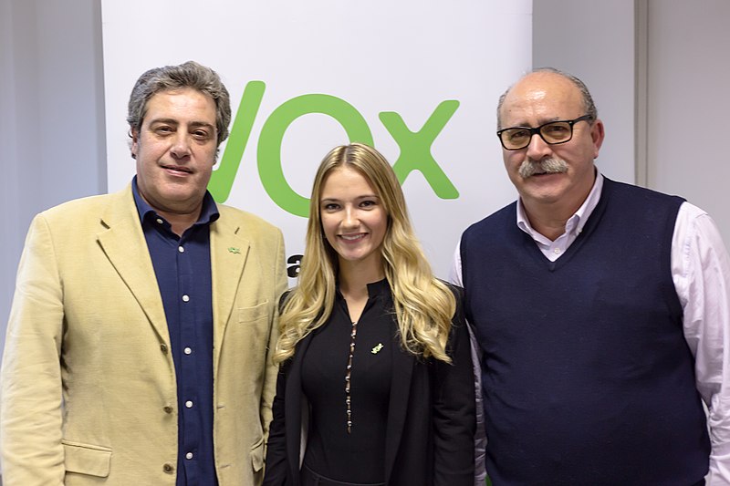 File:02 Nov 2018 - Presentación del Comité Local de VOX en Moncada (45700869382).jpg