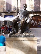 Statue d'Àngel Guimerà, près de la place du Pin de Barcelone.