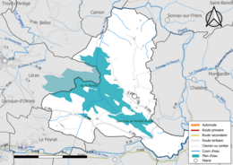 Carte en couleur présentant le réseau hydrographique de la commune