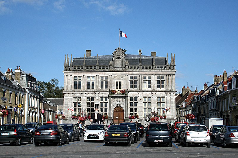 File:0 Bergues - Hôtel de ville (2).JPG