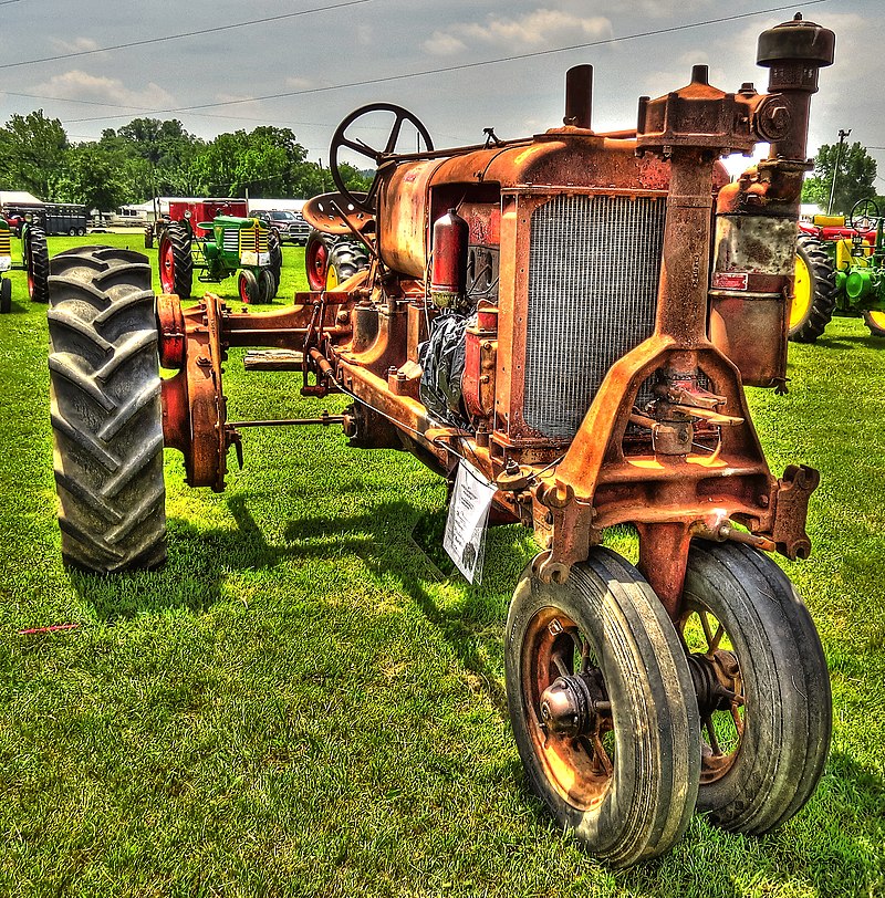 800px-1930_Farmall_F-30_(22105730521).jp